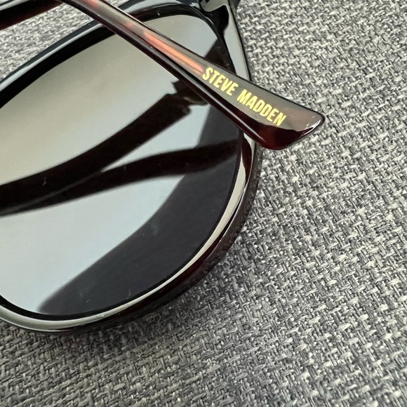 NWT STEVE MADDEN SUNGLASSES EYEWEAR ACCESSORY - Picture 4 of 5